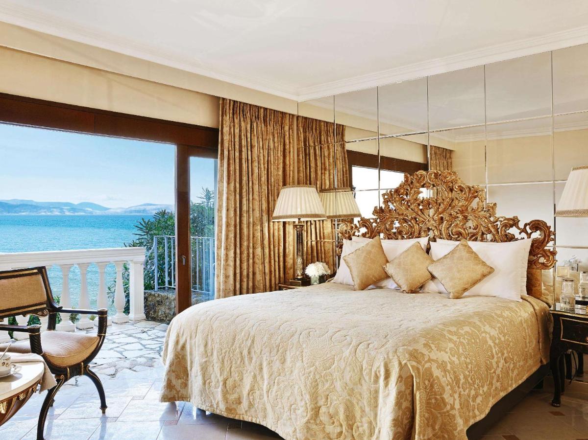 Corfu Imperial, A Resort to Live