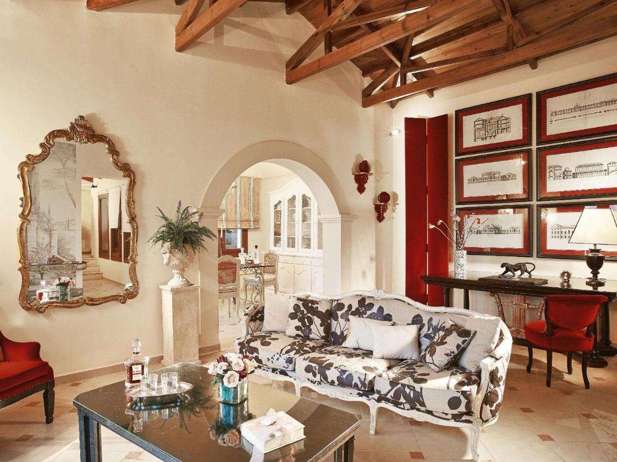 Corfu Imperial, A Resort to Live