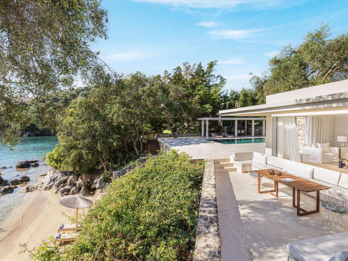 Corfu Imperial, A Resort to Live
