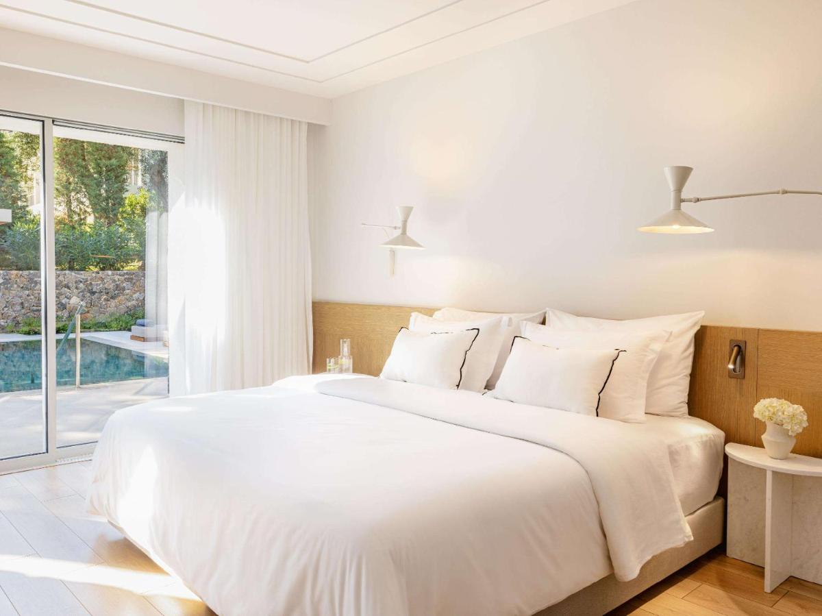 Corfu Imperial, A Resort to Live