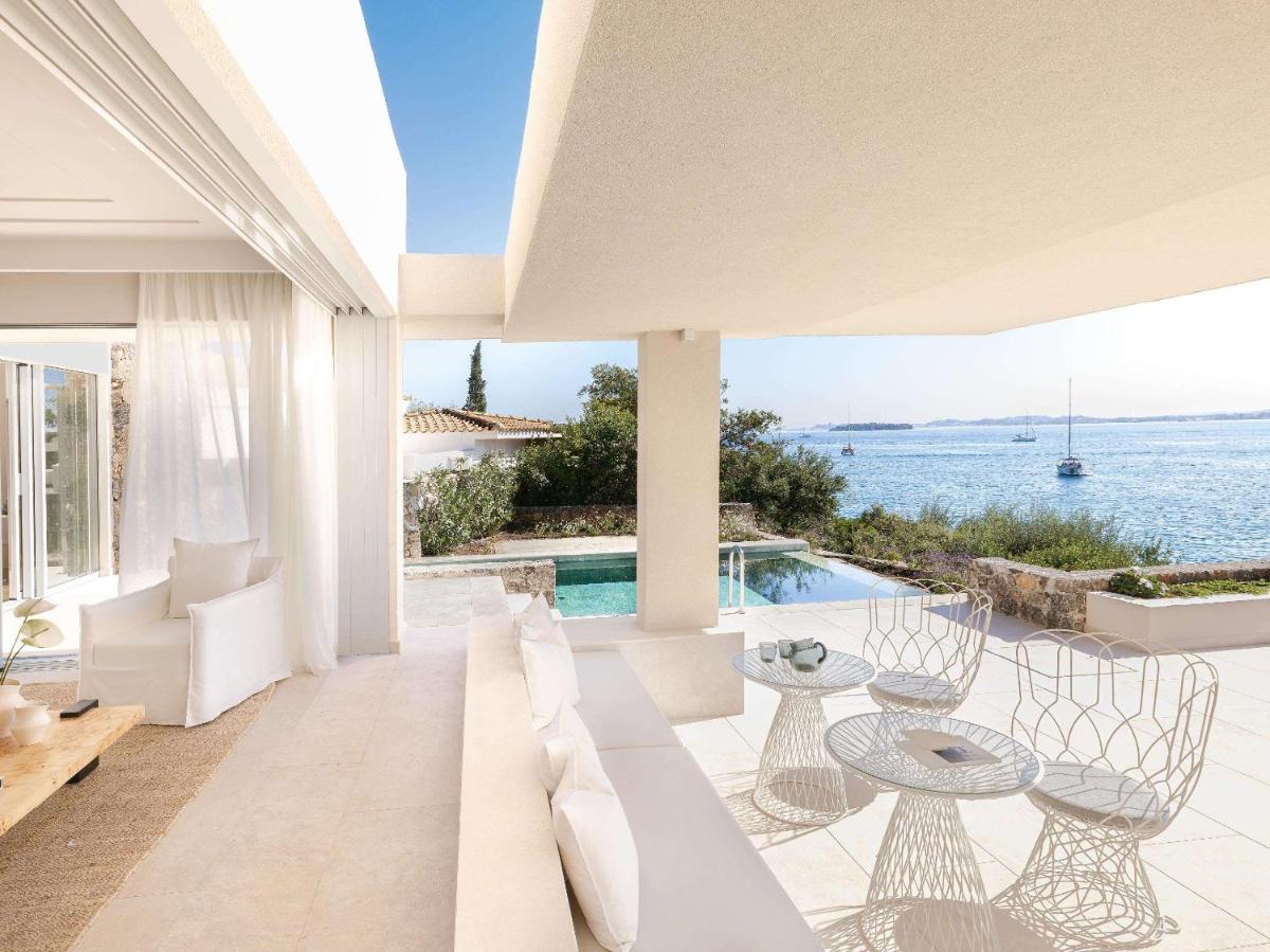 Corfu Imperial, A Resort to Live