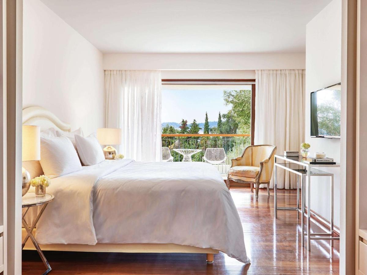 Corfu Imperial, A Resort to Live