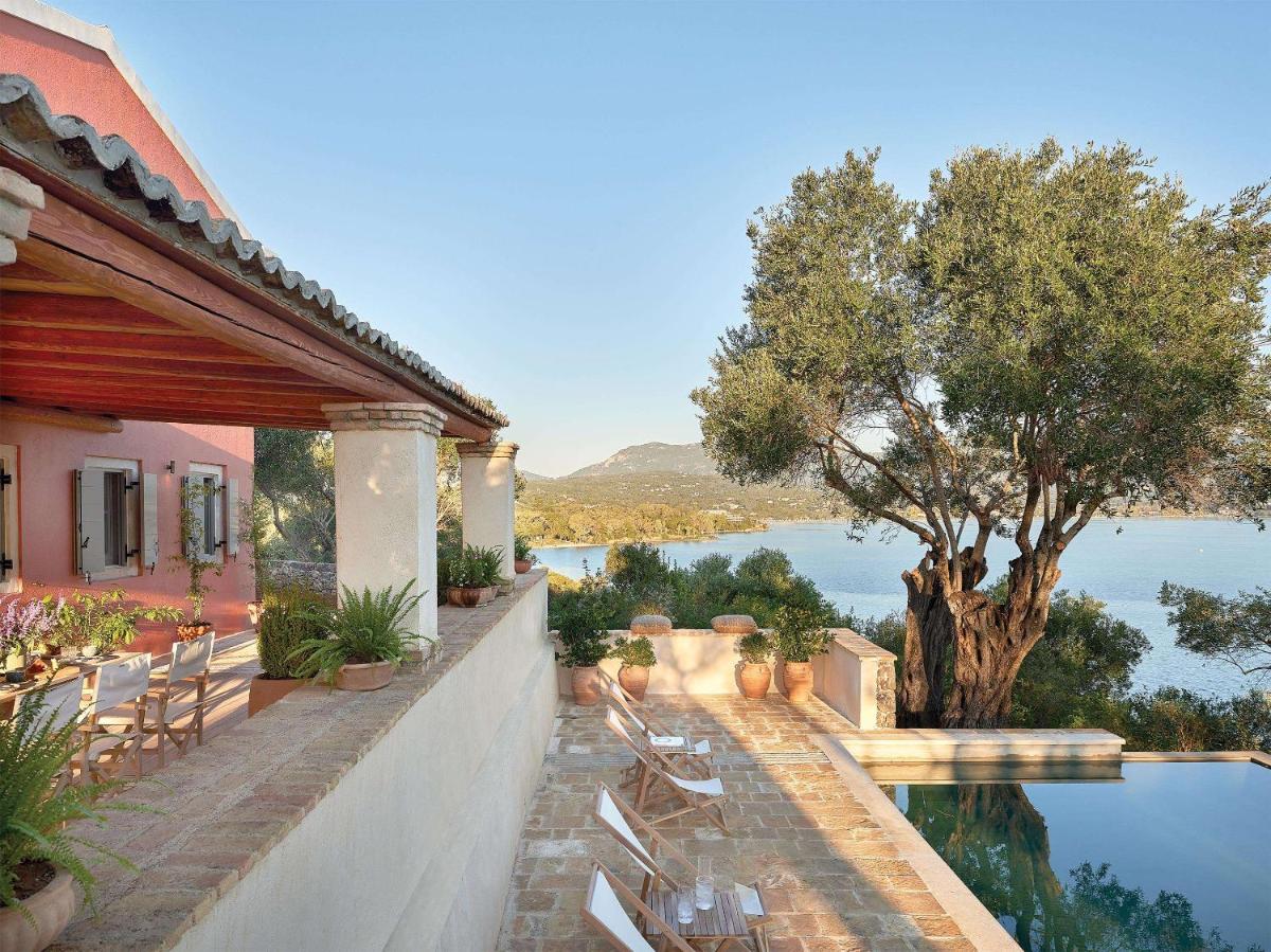 Corfu Imperial, A Resort to Live