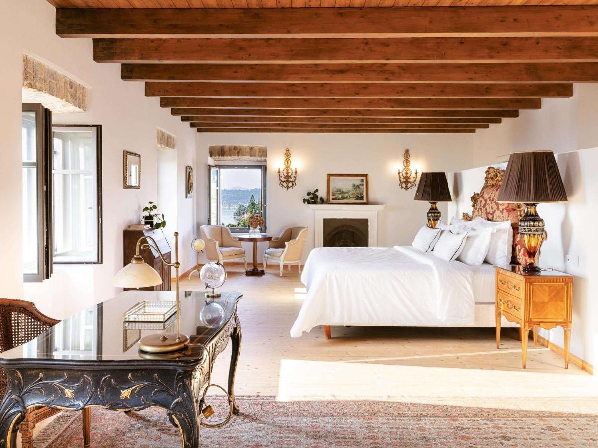 Corfu Imperial, A Resort to Live
