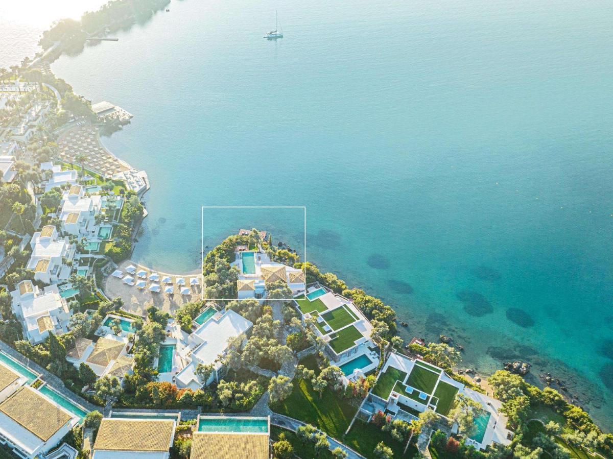 Corfu Imperial, A Resort to Live
