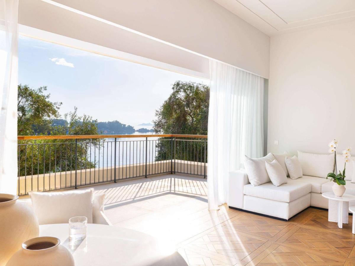 Corfu Imperial, A Resort to Live