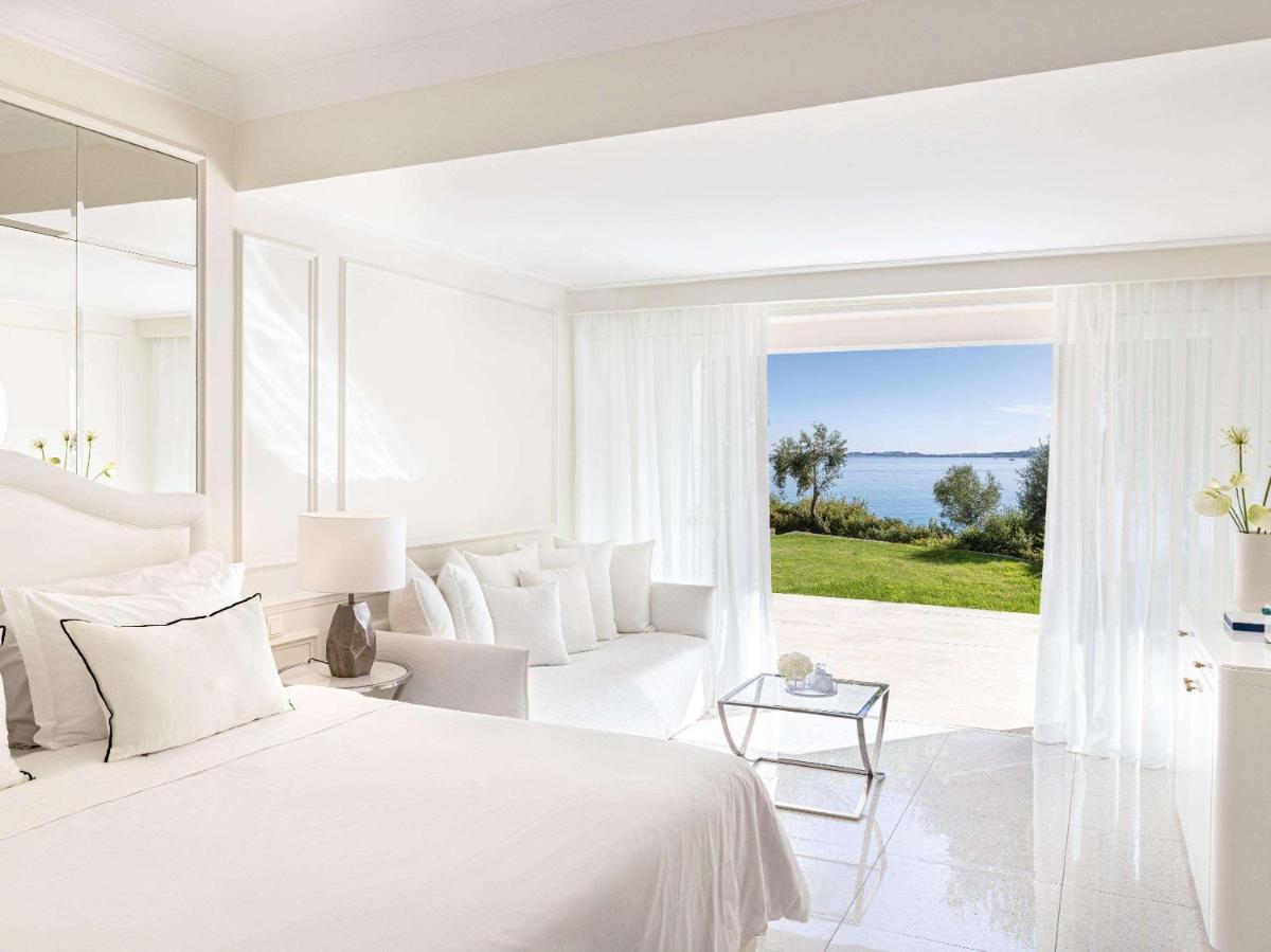 Corfu Imperial, A Resort to Live