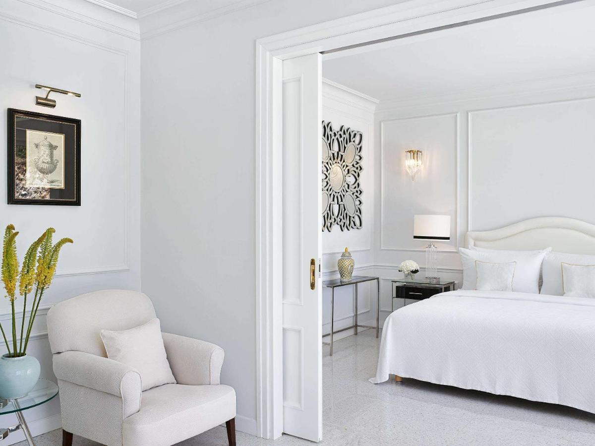 Corfu Imperial, A Resort to Live