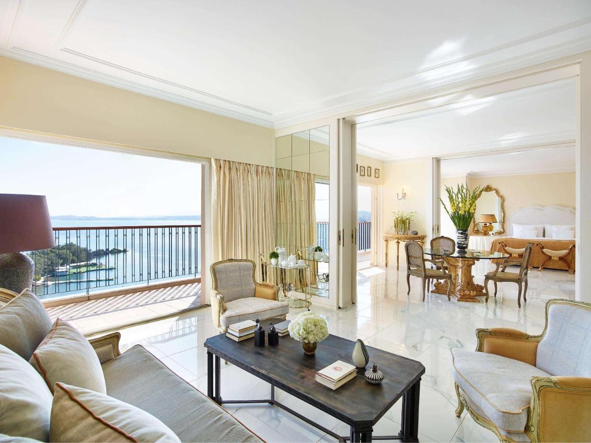 Corfu Imperial, A Resort to Live