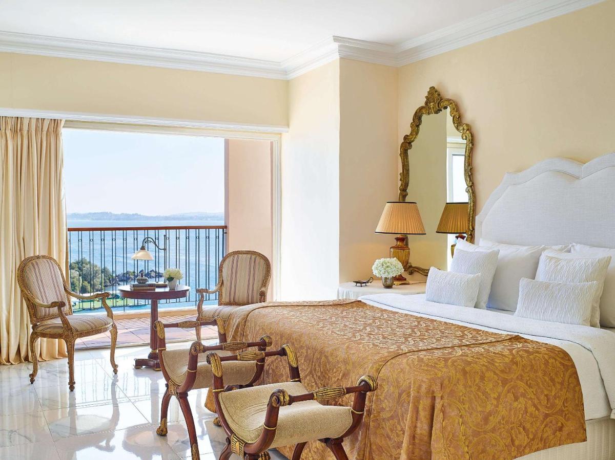 Corfu Imperial, A Resort to Live
