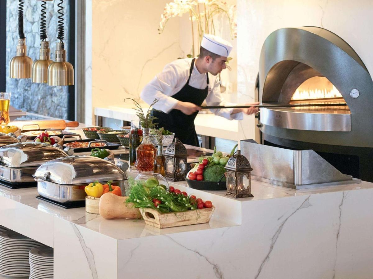 Corfu Imperial, A Resort to Live