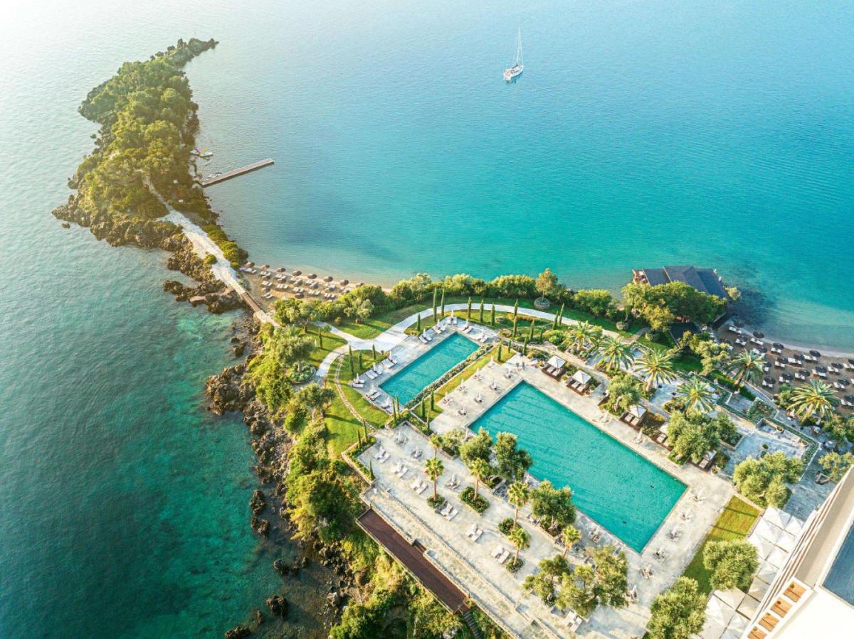 Corfu Imperial, A Resort to Live