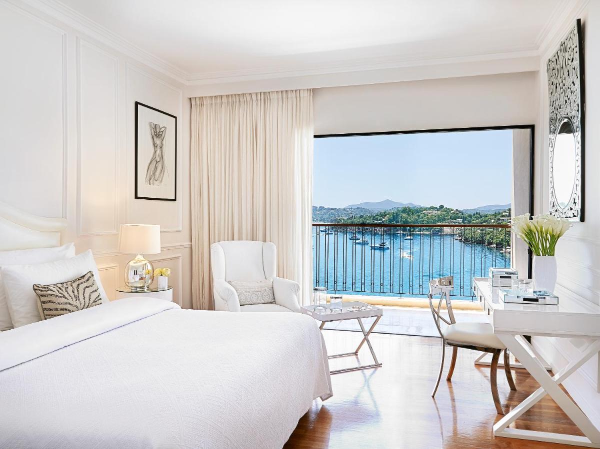 Corfu Imperial, A Resort to Live