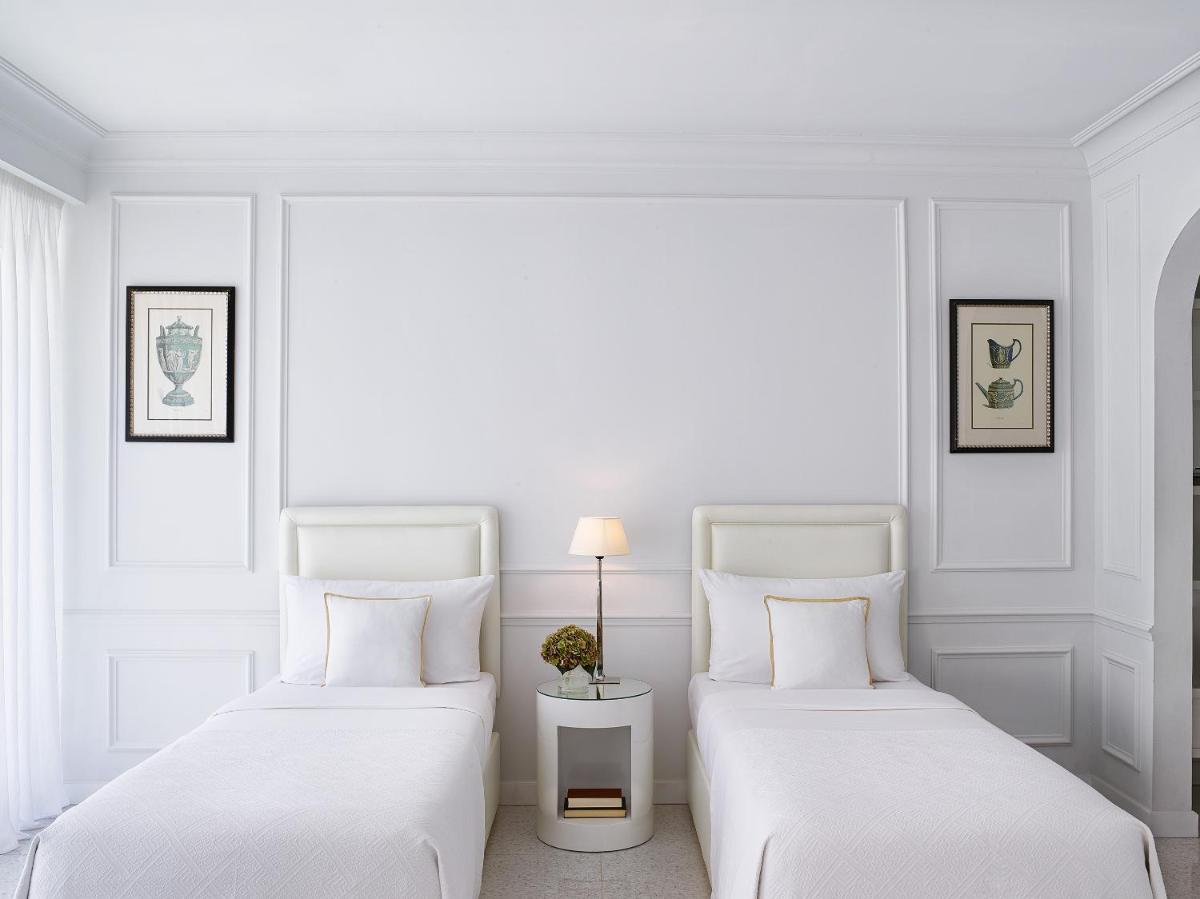 Corfu Imperial, A Resort to Live