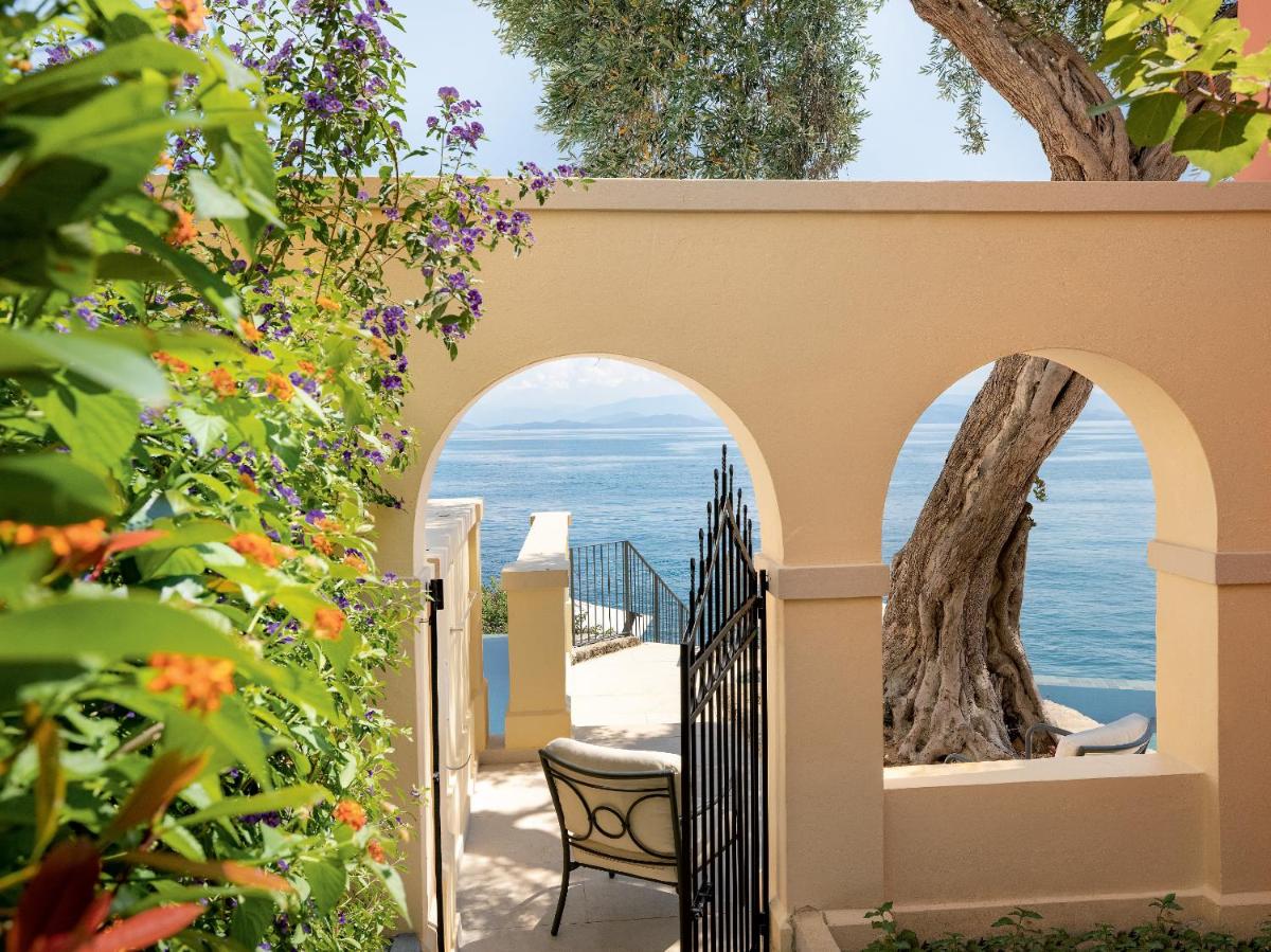 Corfu Imperial, A Resort to Live