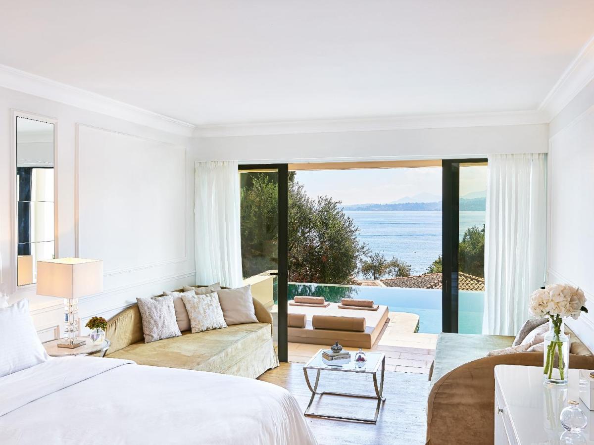 Corfu Imperial, A Resort to Live