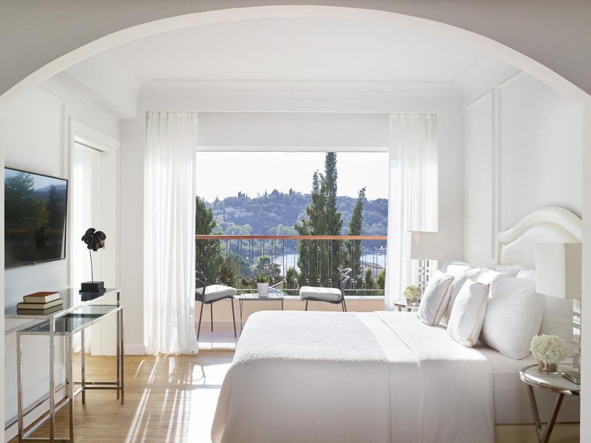 Corfu Imperial, A Resort to Live