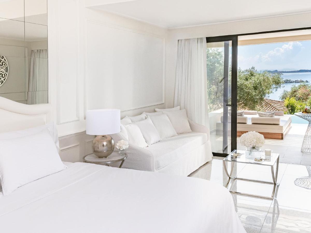 Corfu Imperial, A Resort to Live
