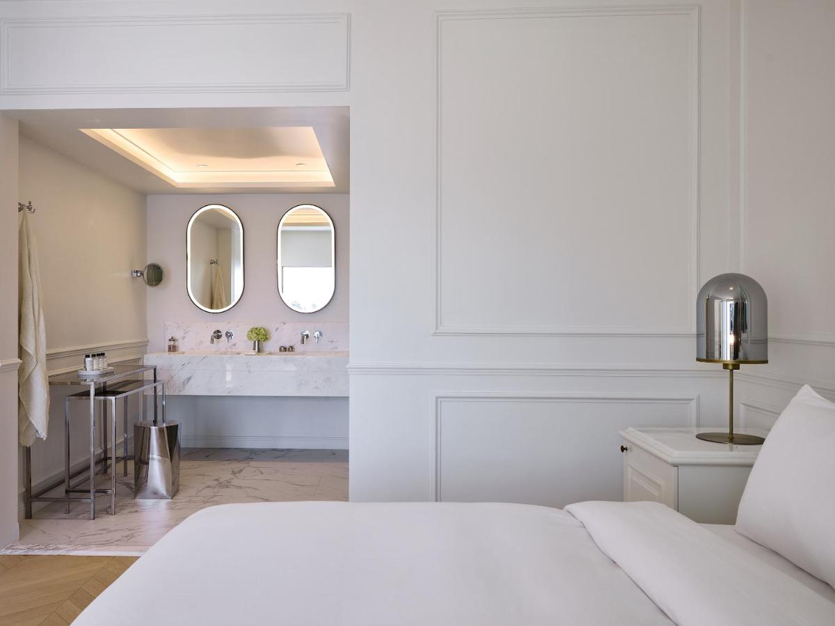 Corfu Imperial, A Resort to Live