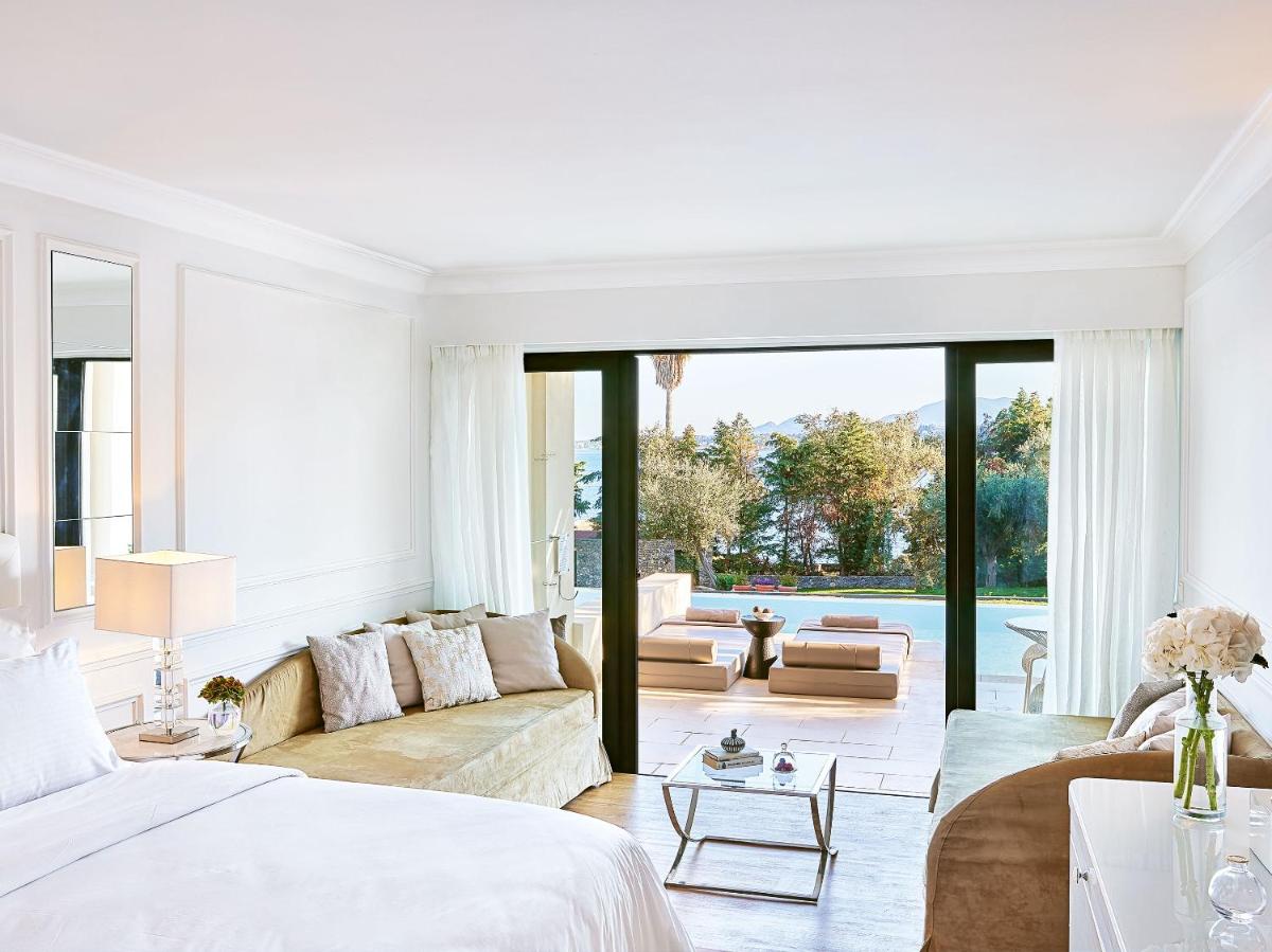 Corfu Imperial, A Resort to Live