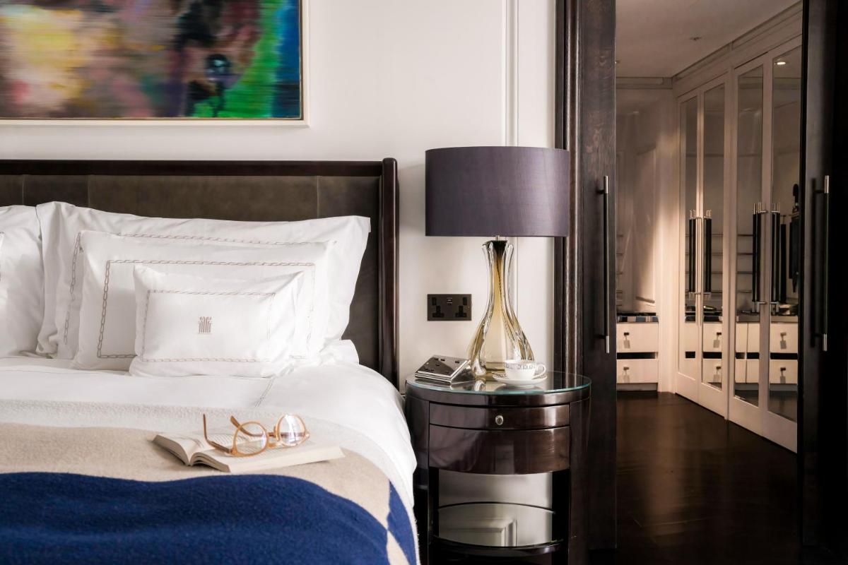Corinthia London