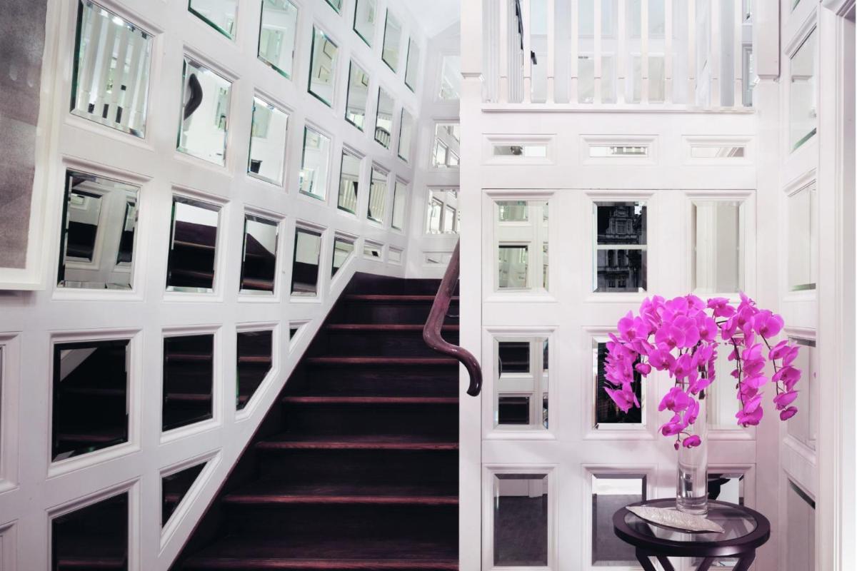 Corinthia London
