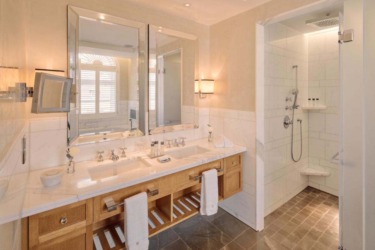 Corinthia London