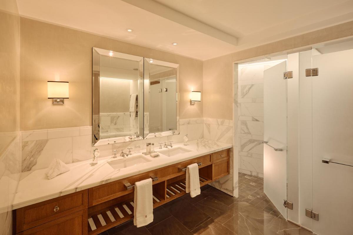 Corinthia London
