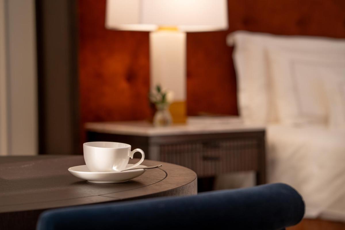 Corinthia London