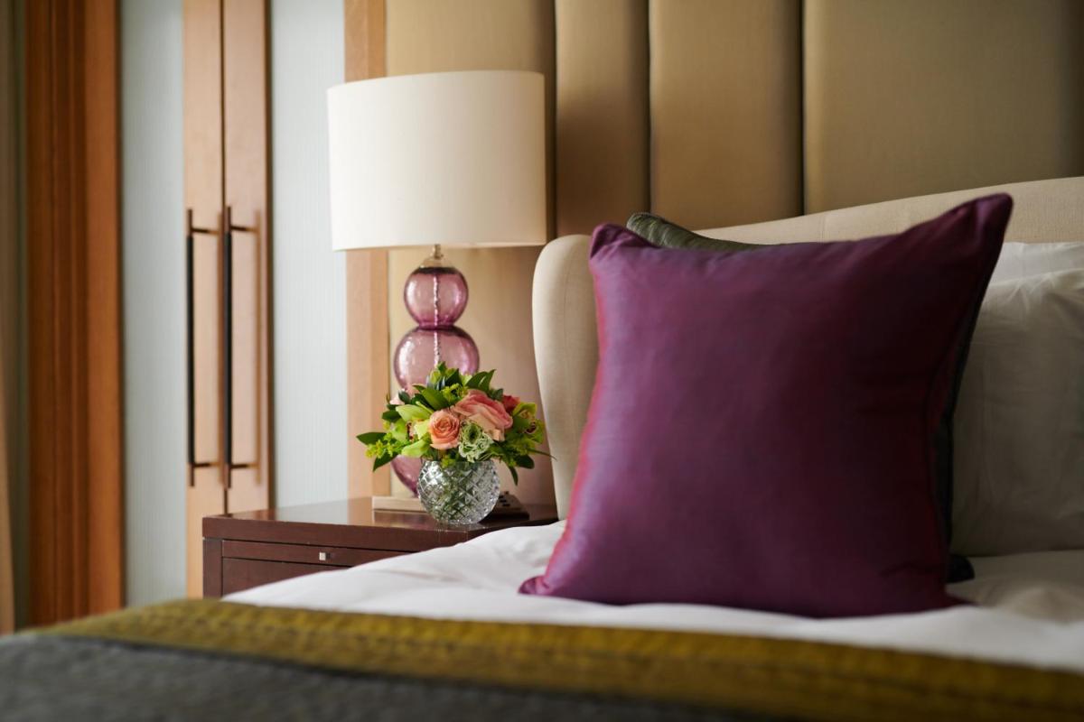 Corinthia London