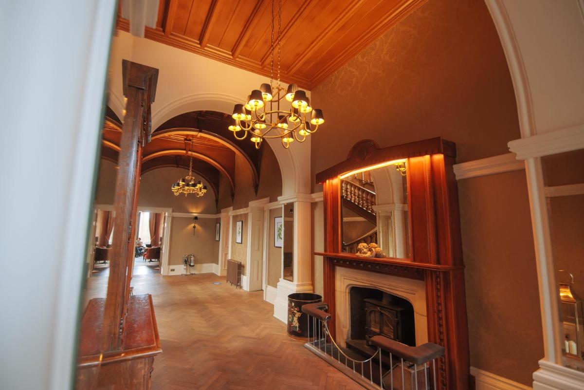 Cornhill Castle