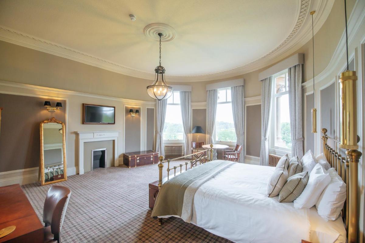 Cornhill Castle