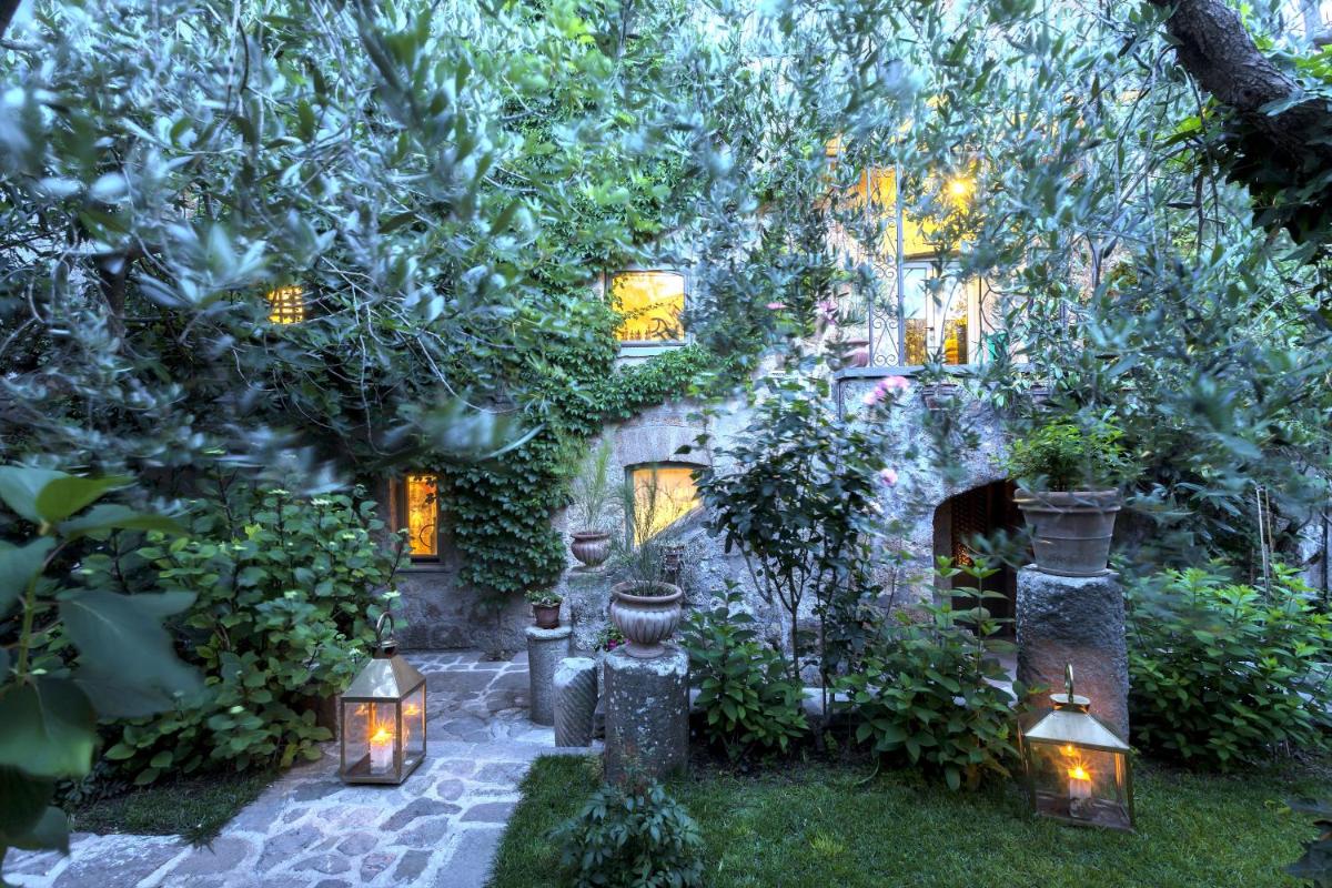 Corte della Maestà Antica Residenza