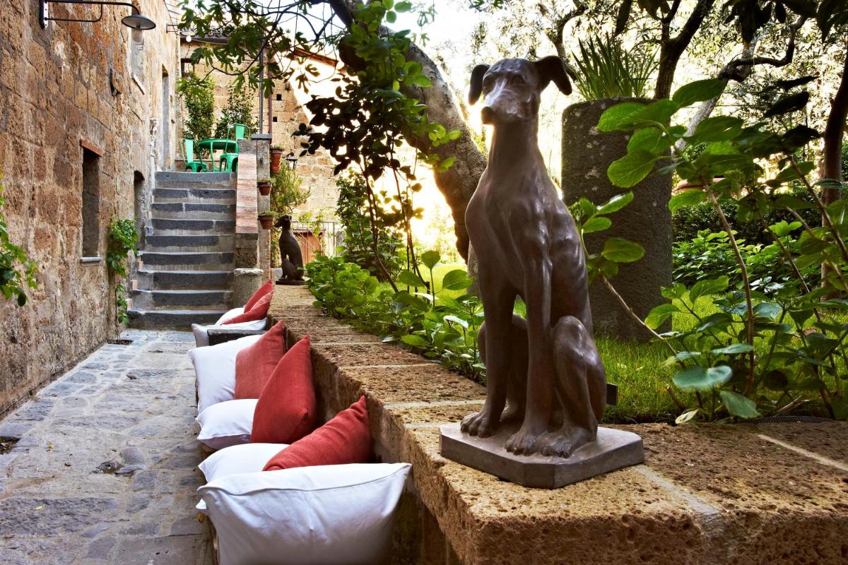 Corte della Maestà Antica Residenza