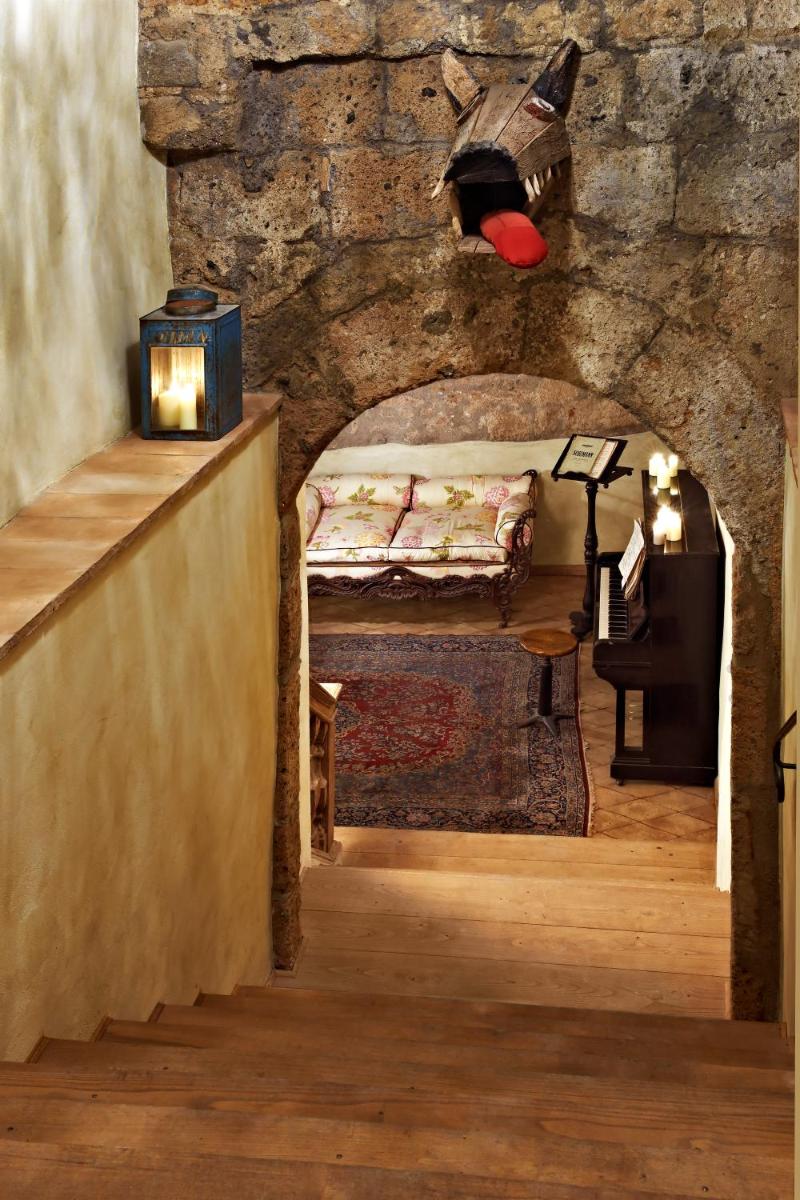 Corte della Maestà Antica Residenza