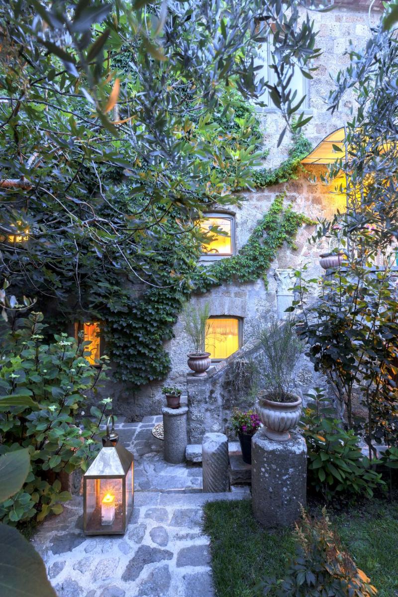 Corte della Maestà Antica Residenza