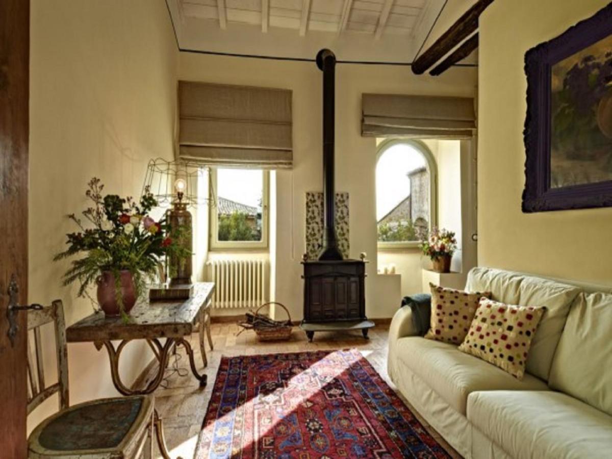 Corte della Maestà Antica Residenza