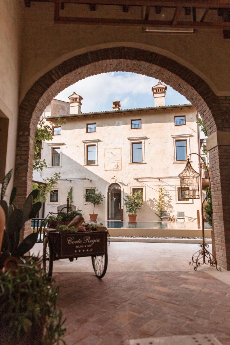 Corte Regia Relais & Spa