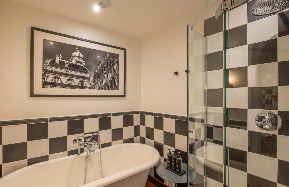 Cour des Loges Lyon, A Radisson Collection Hotel