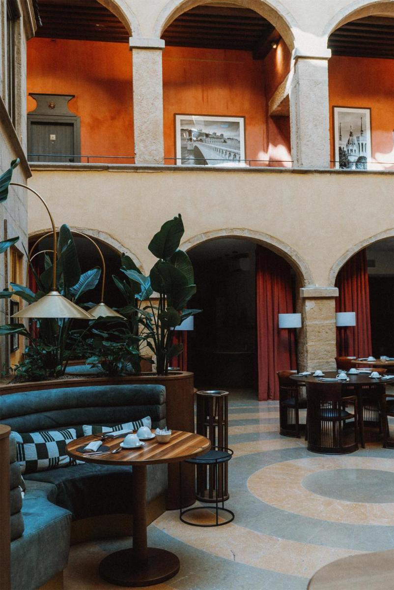 Cour des Loges Lyon, A Radisson Collection Hotel