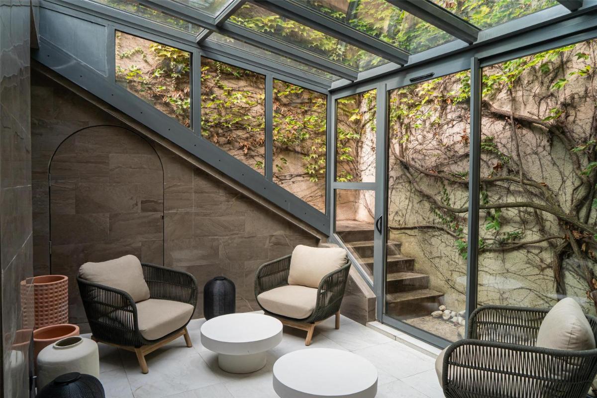 Cour des Loges Lyon, A Radisson Collection Hotel