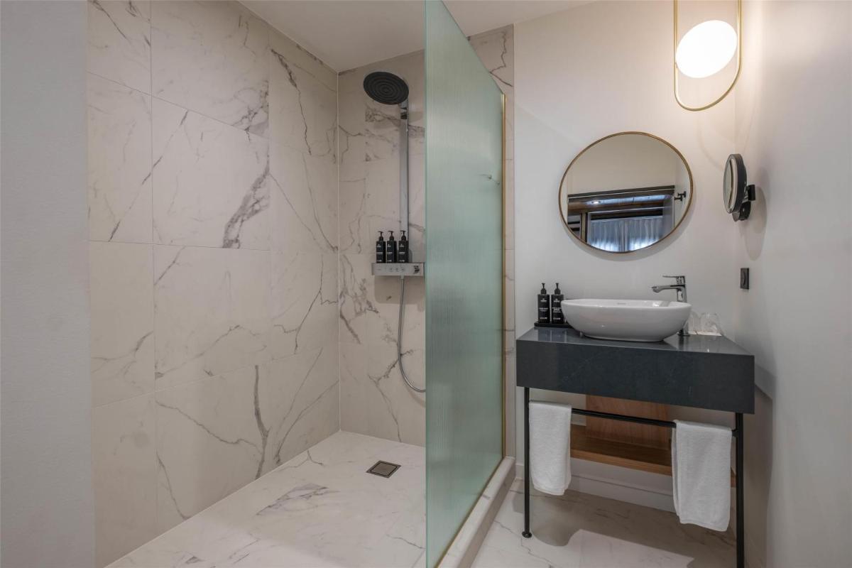 Cour des Loges Lyon, A Radisson Collection Hotel