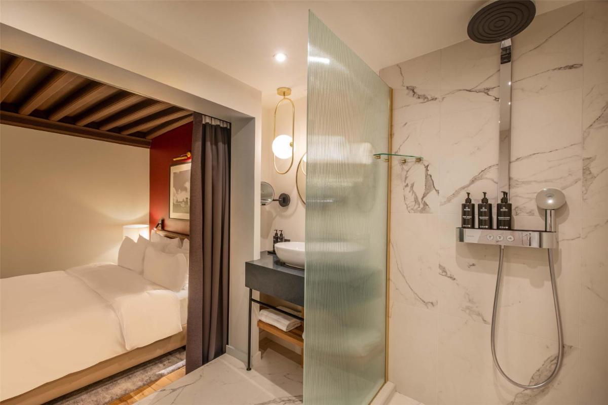 Cour des Loges Lyon, A Radisson Collection Hotel