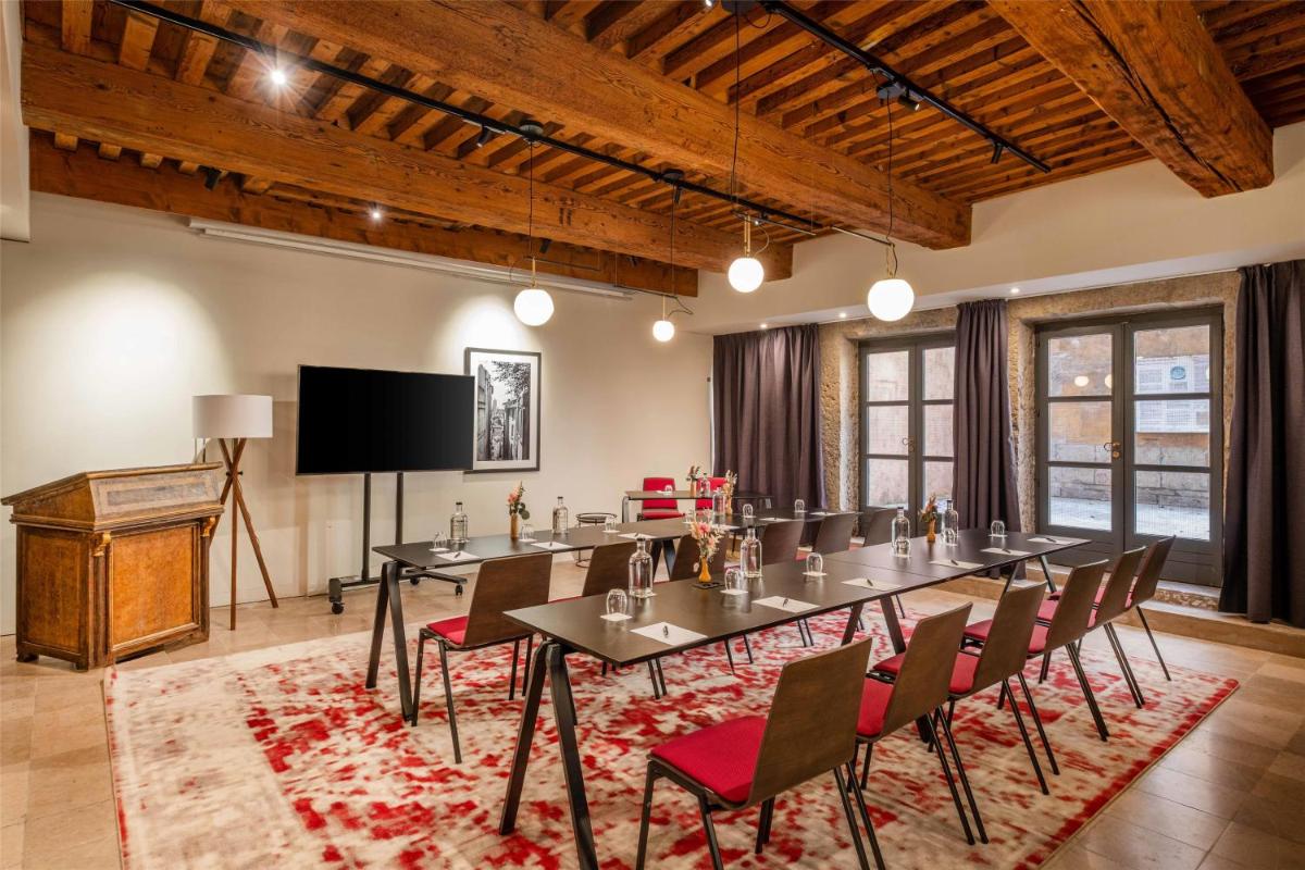 Cour des Loges Lyon, A Radisson Collection Hotel