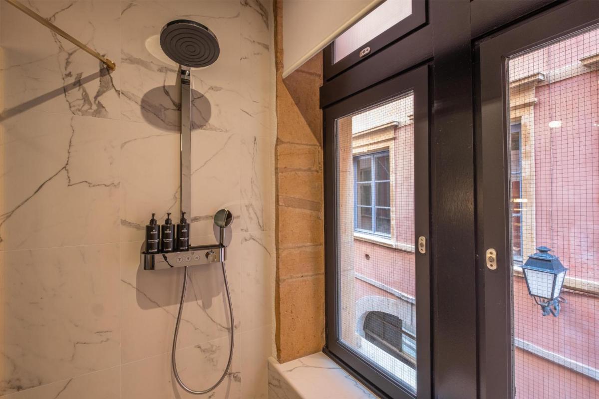 Cour des Loges Lyon, A Radisson Collection Hotel