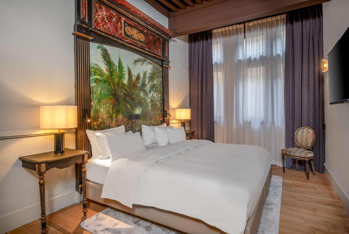 Cour des Loges Lyon, A Radisson Collection Hotel