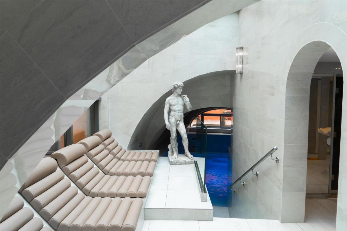 Cour des Loges Lyon, A Radisson Collection Hotel