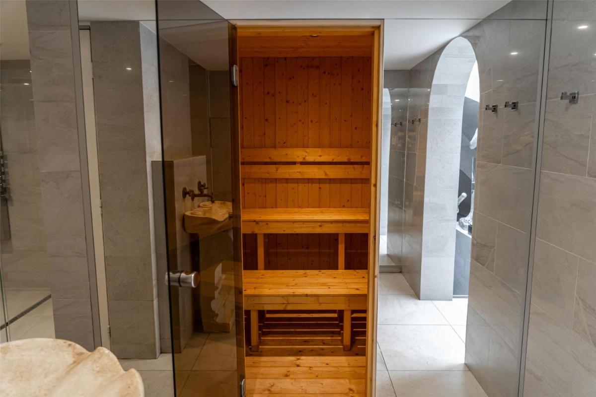 Cour des Loges Lyon, A Radisson Collection Hotel
