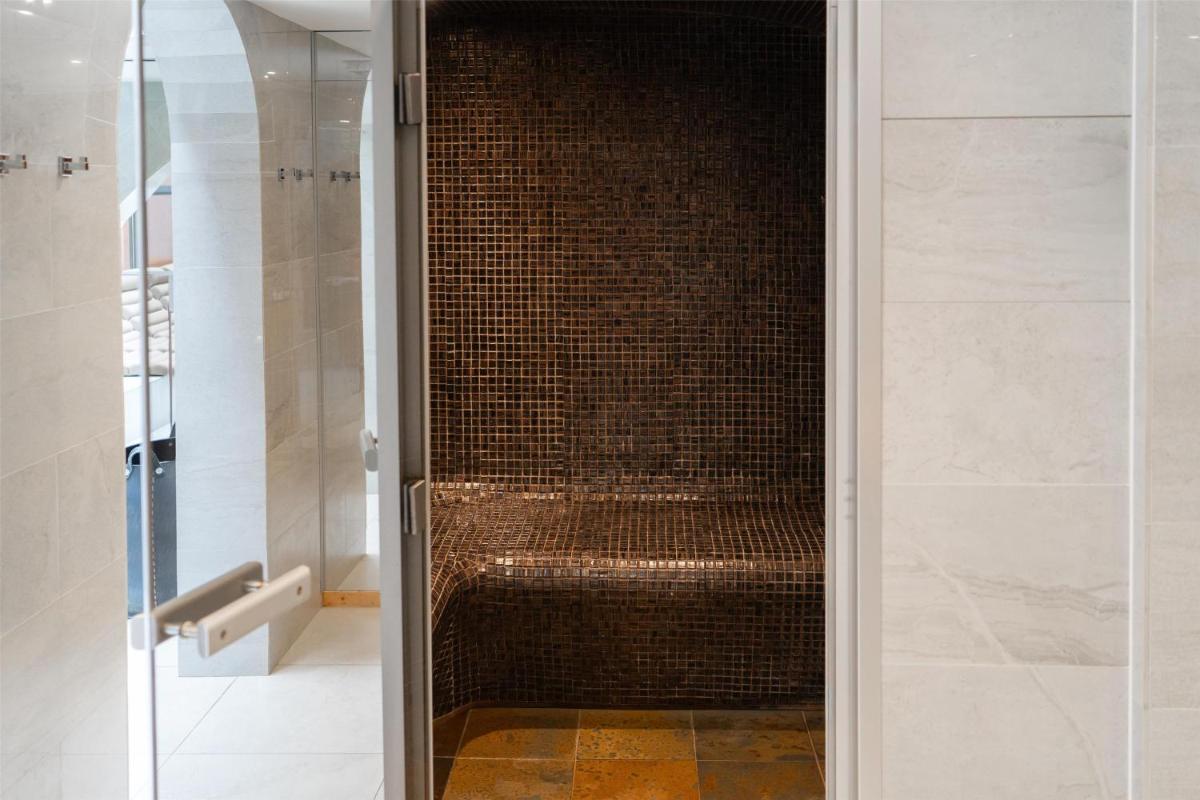 Cour des Loges Lyon, A Radisson Collection Hotel