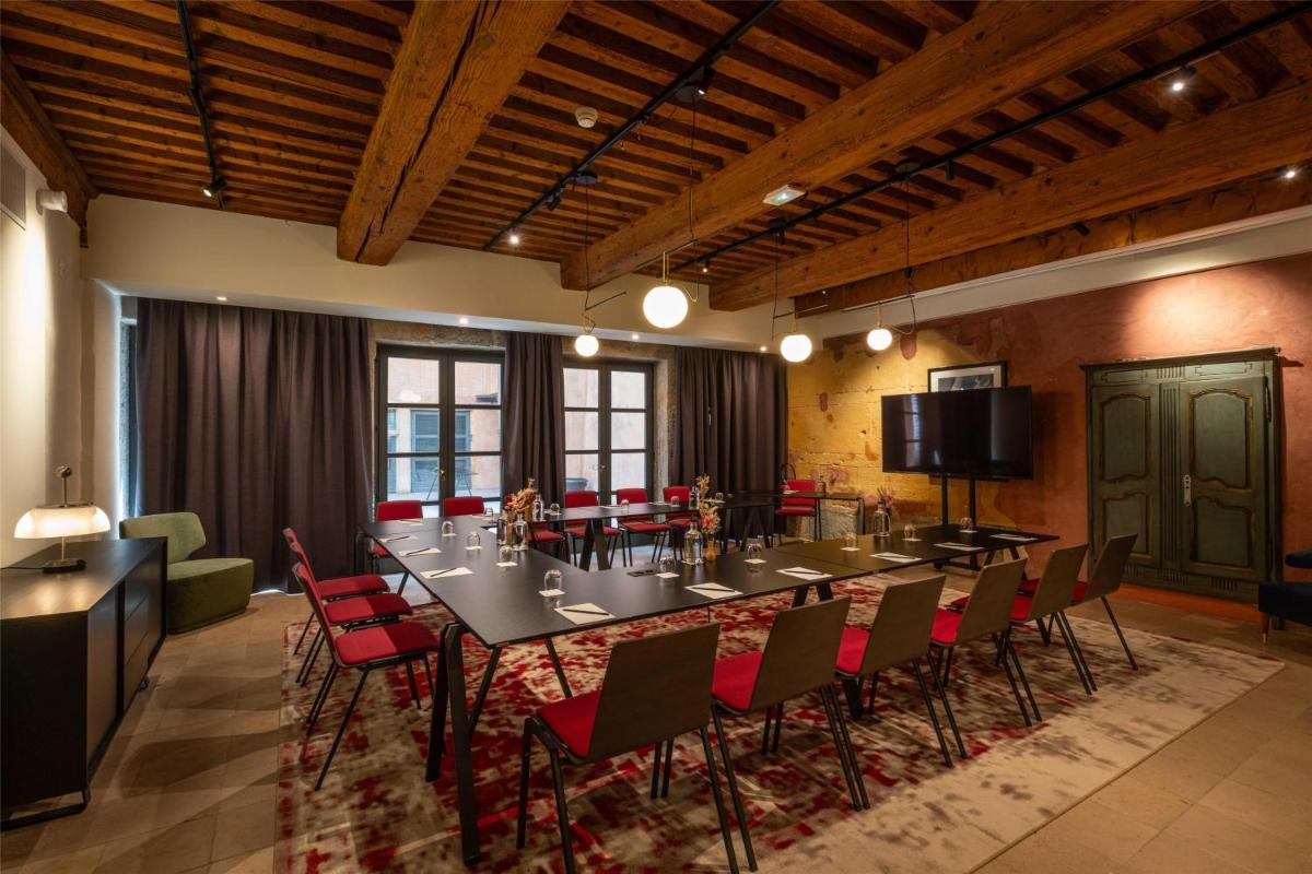 Cour des Loges Lyon, A Radisson Collection Hotel